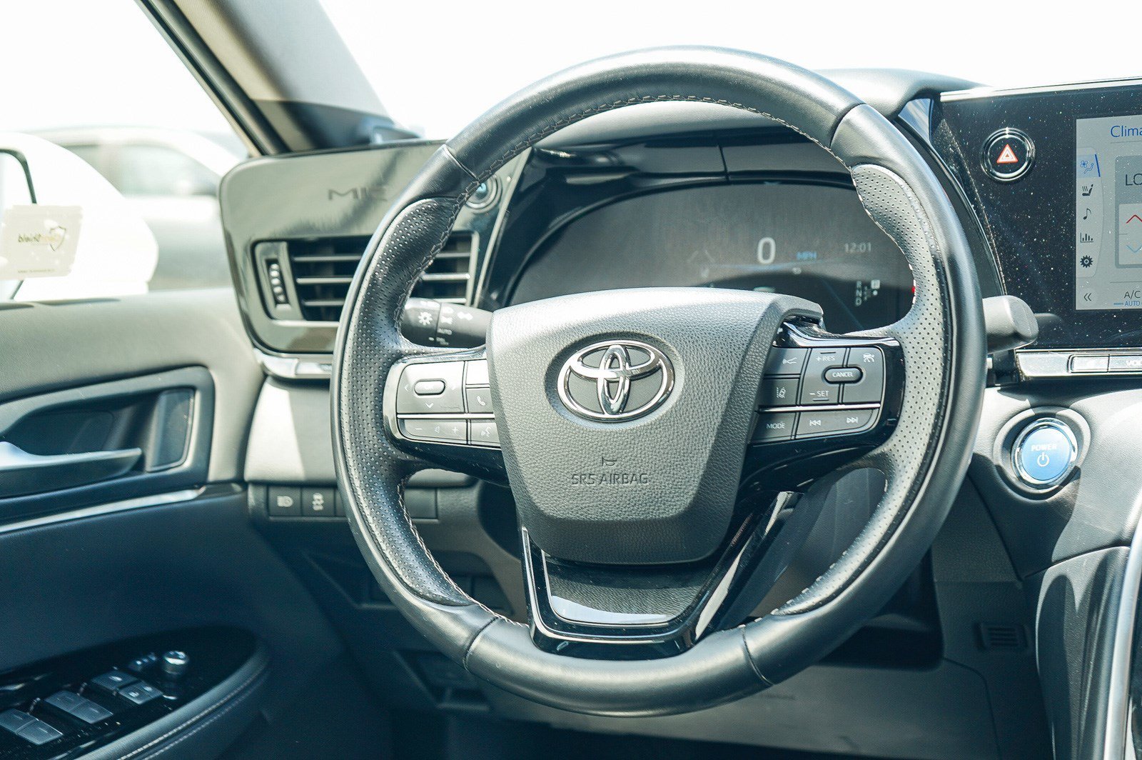Certified Used 2022 Oxygen White Toyota XLE image 15