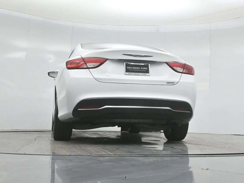 Used 2015 White Chrysler Limited image 45