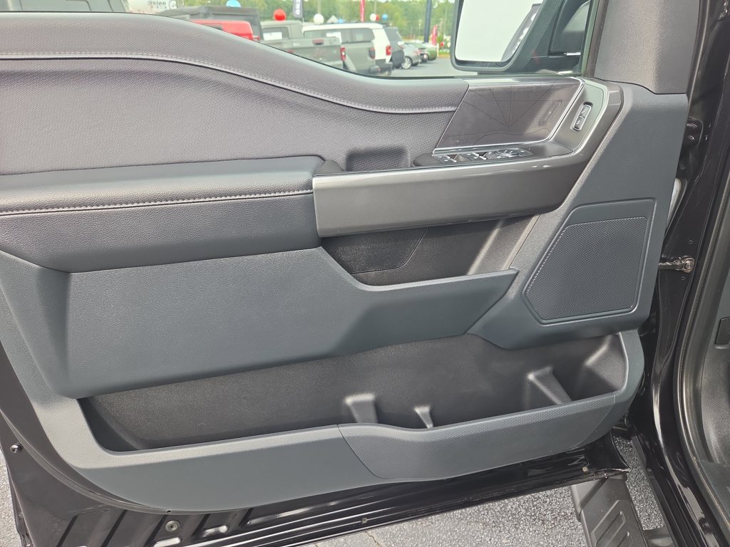 Used 2023  Ford XLT image 10