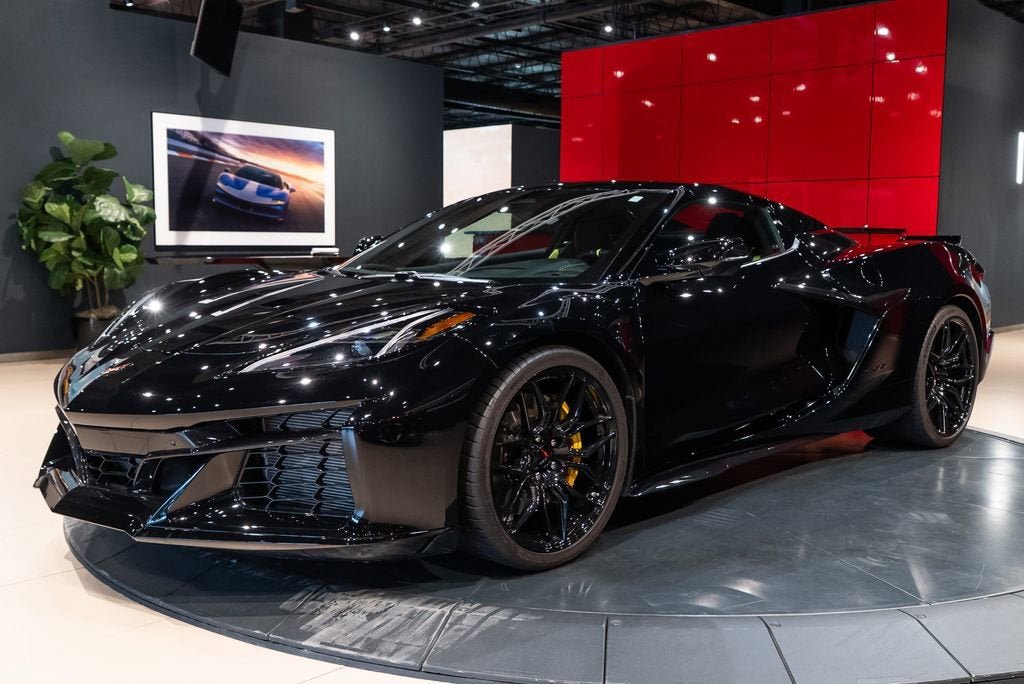 Used 2025 Black Chevrolet Z06 image 43