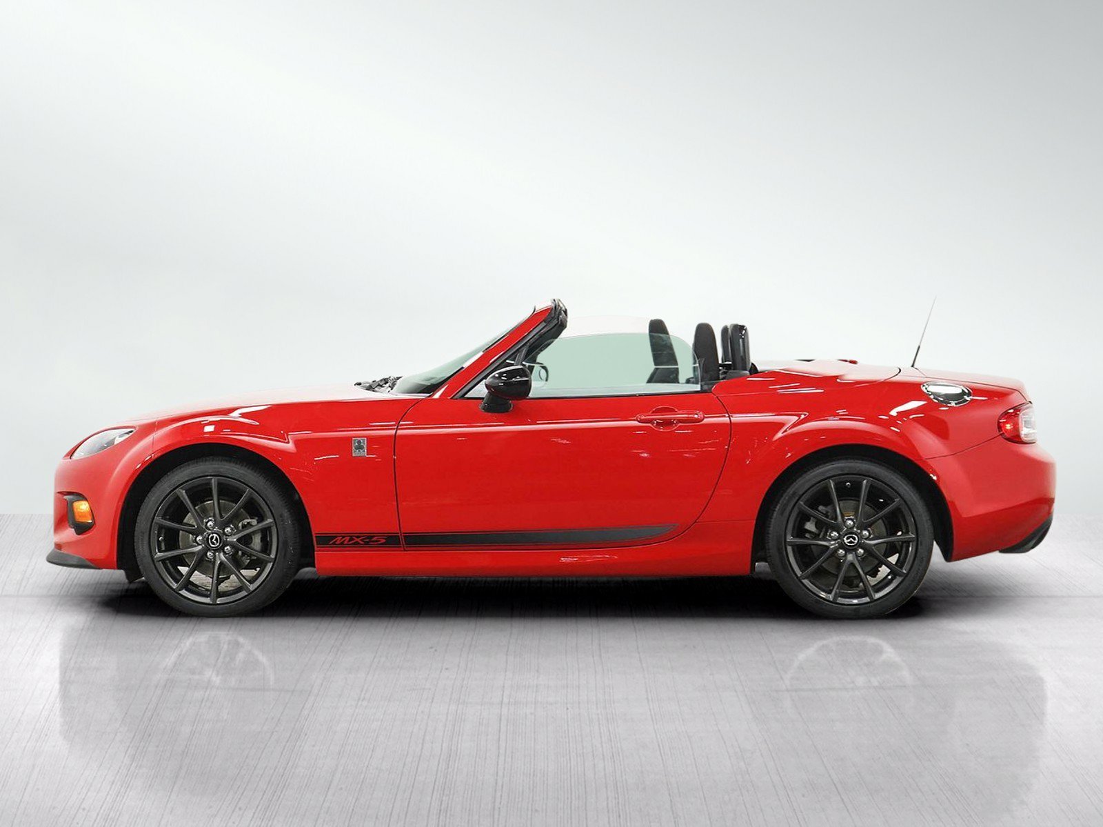 Used 2013 Red Mazda Club image 2