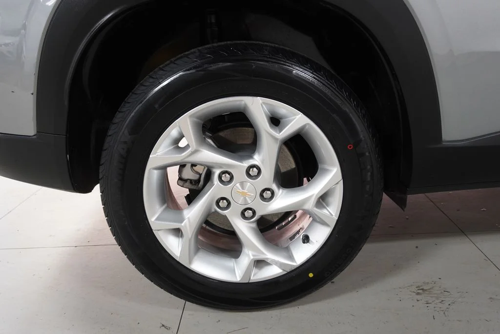 Used 2025 Sterling Gray Metallic Chevrolet LS image 40