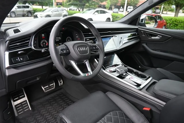 Used 2024  Audi 4.0T Prestige image 21