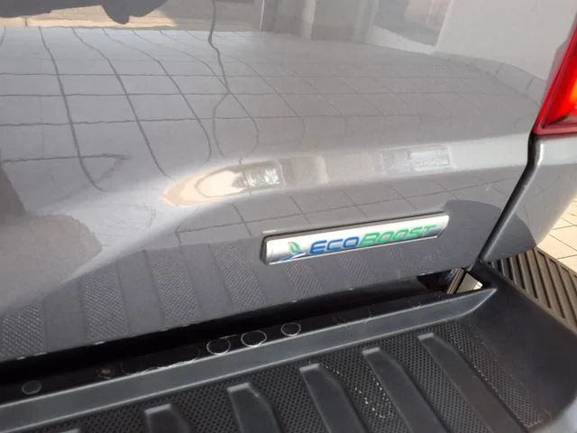 Used 2023 Gray Metallic Ford Lariat image 28