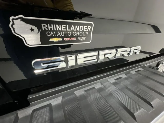 Used 2018 Black GMC SLT image 30