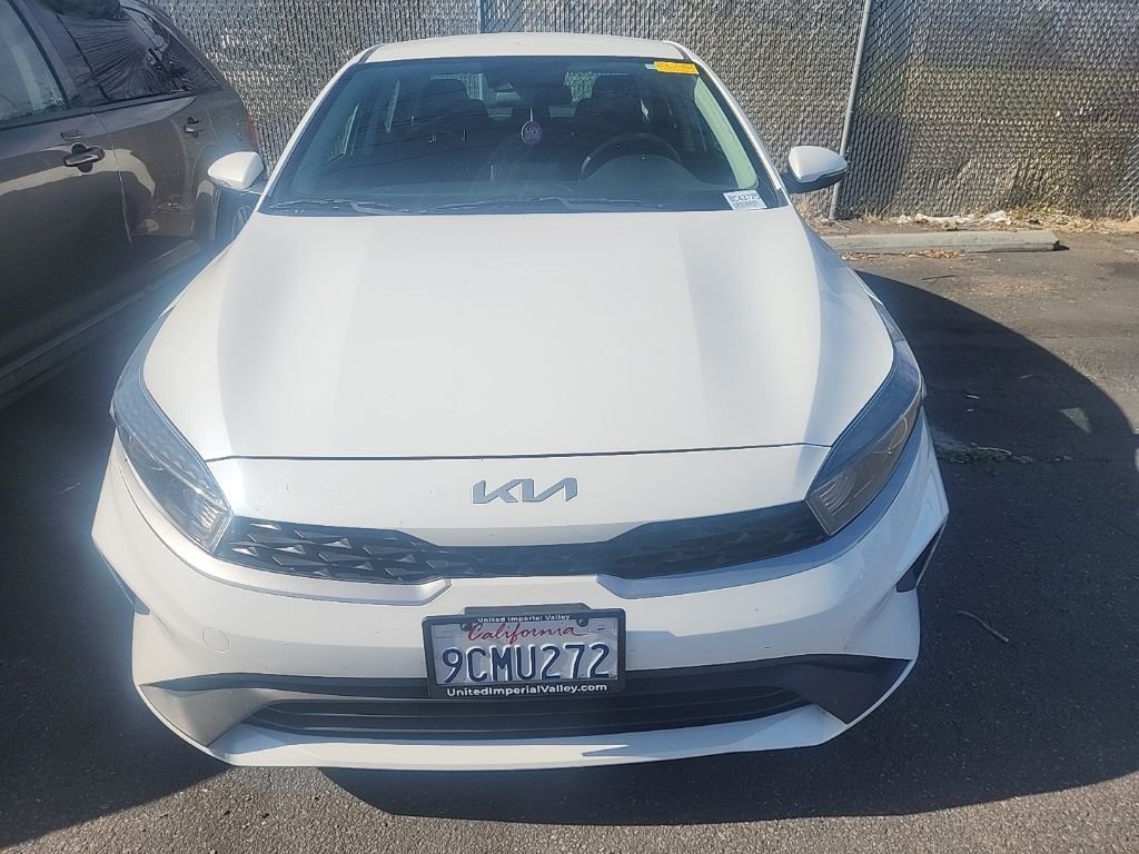 Used 2023 White Kia LXS image 2