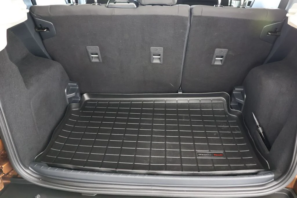Used 2019 Orange Ford SE image 22