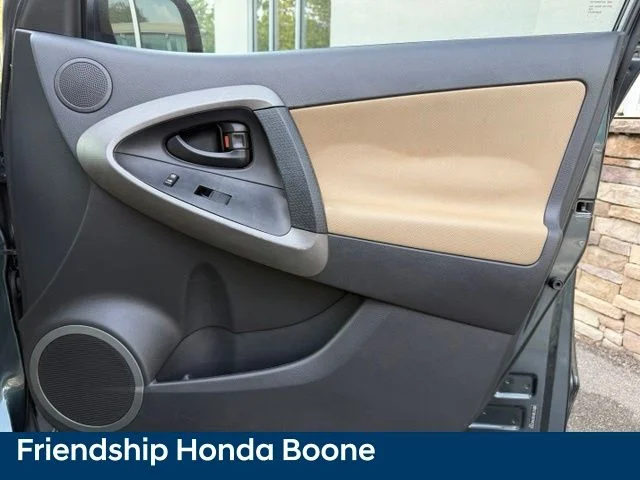 Used 2010 Green Toyota Base image 26