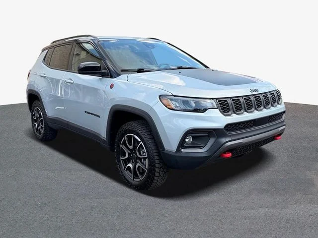Used 2026 Silver Jeep Trailhawk image 4