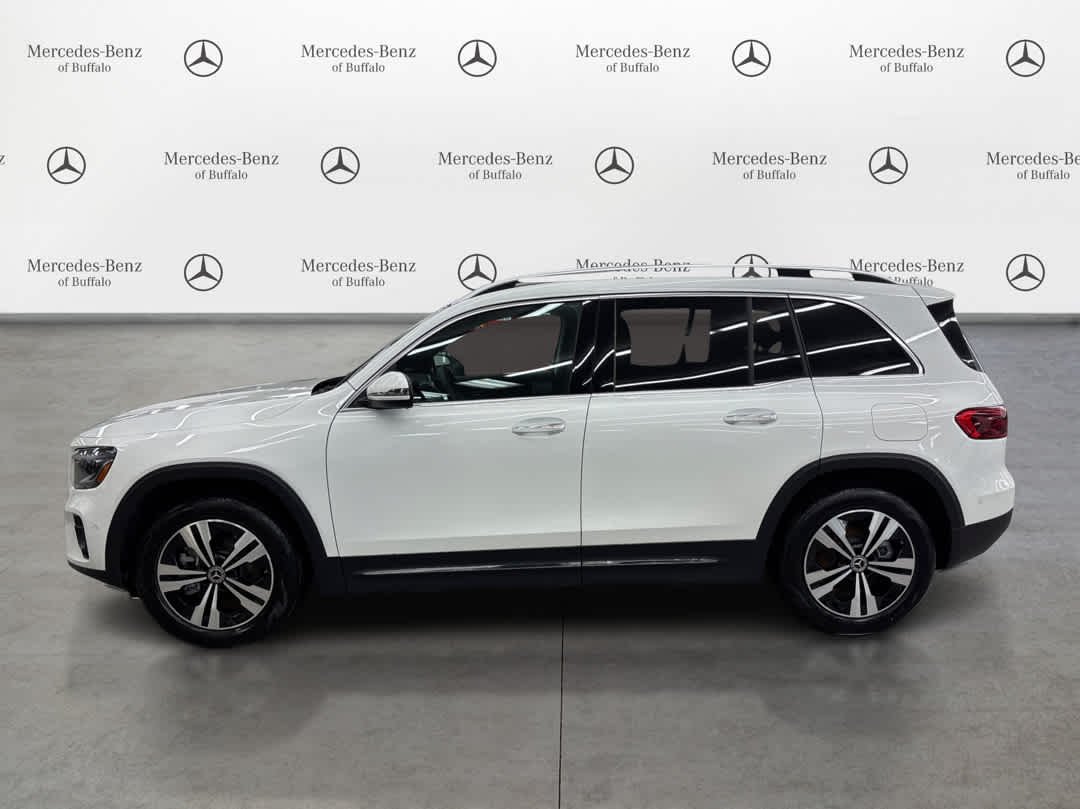 Certified Used 2025 Polar White Mercedes-Benz GLB 250 image 8