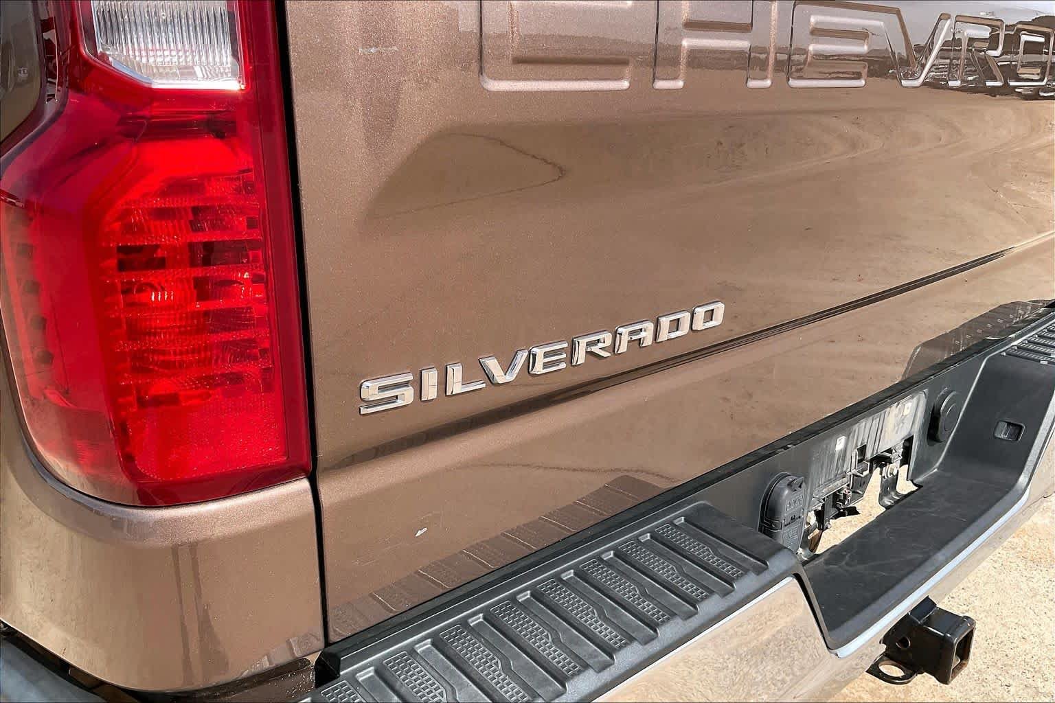 Used 2019 Oakwood Metallic Chevrolet LT image 30