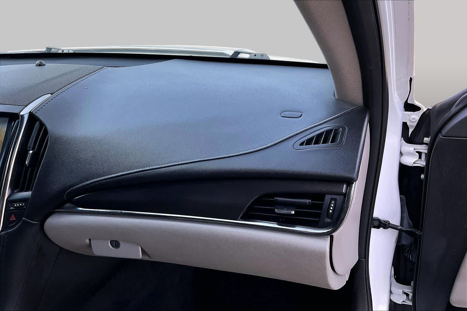 Used 2016 Crystal White Tricoat Cadillac Standard RWD image 19