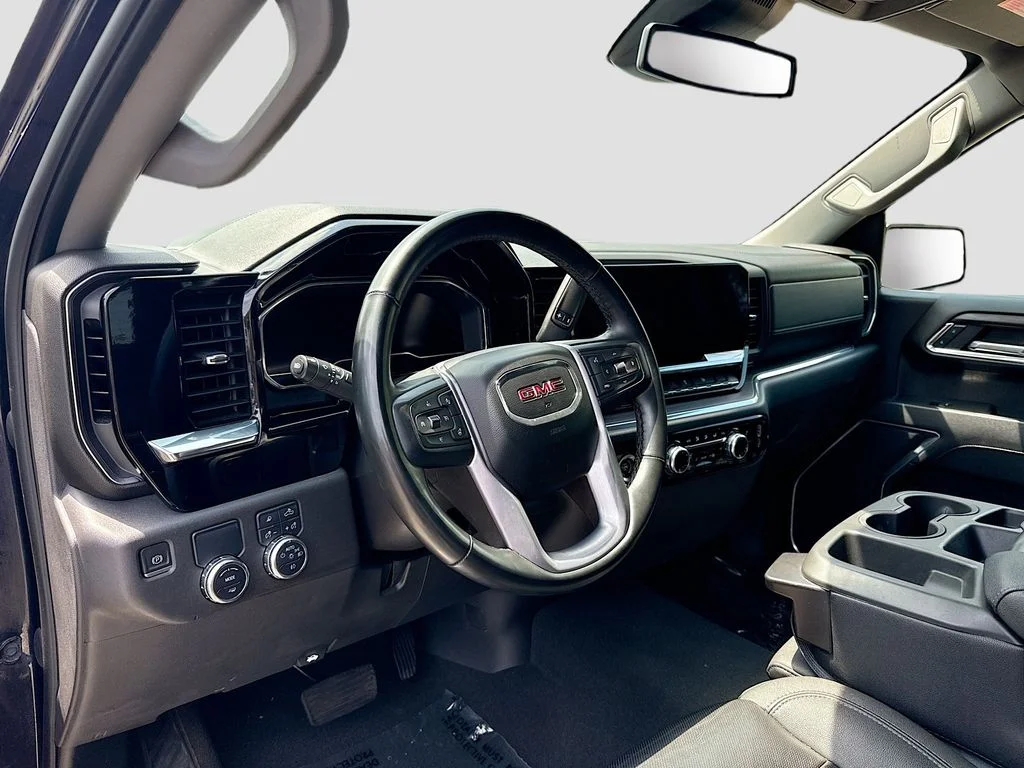 2024 GMC Sierra 1500 SLT - Photo 9