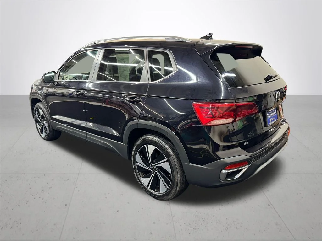 Used 2024 Black Volkswagen 1.5T SE image 4