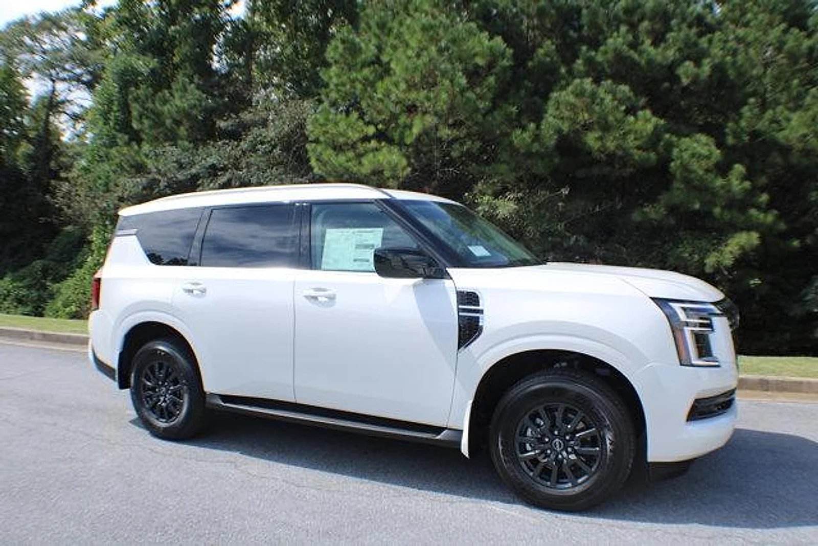 2026 Nissan Armada SV 4x2's photo