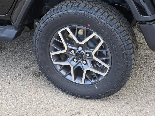 New 2026 Black Clear-Coat Exterior Paint Jeep Sahara image 41