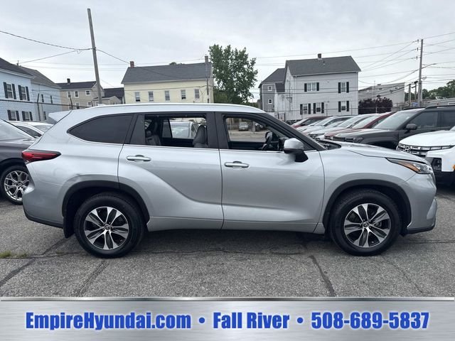 2020 Toyota Highlander XLE - Photo 3