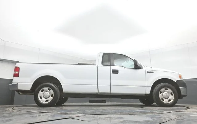 Used 2007 White Ford  image 43