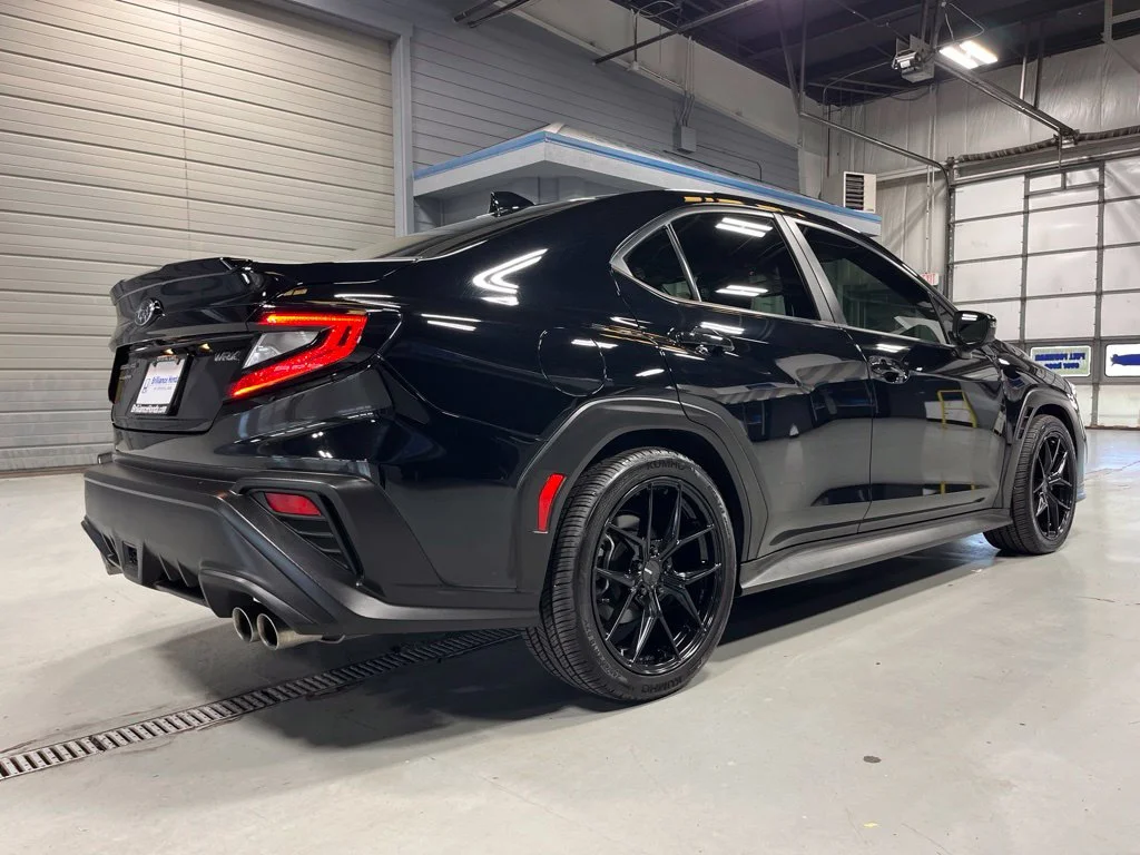 Used 2022 Crystal Black Silica Subaru Limited image 7