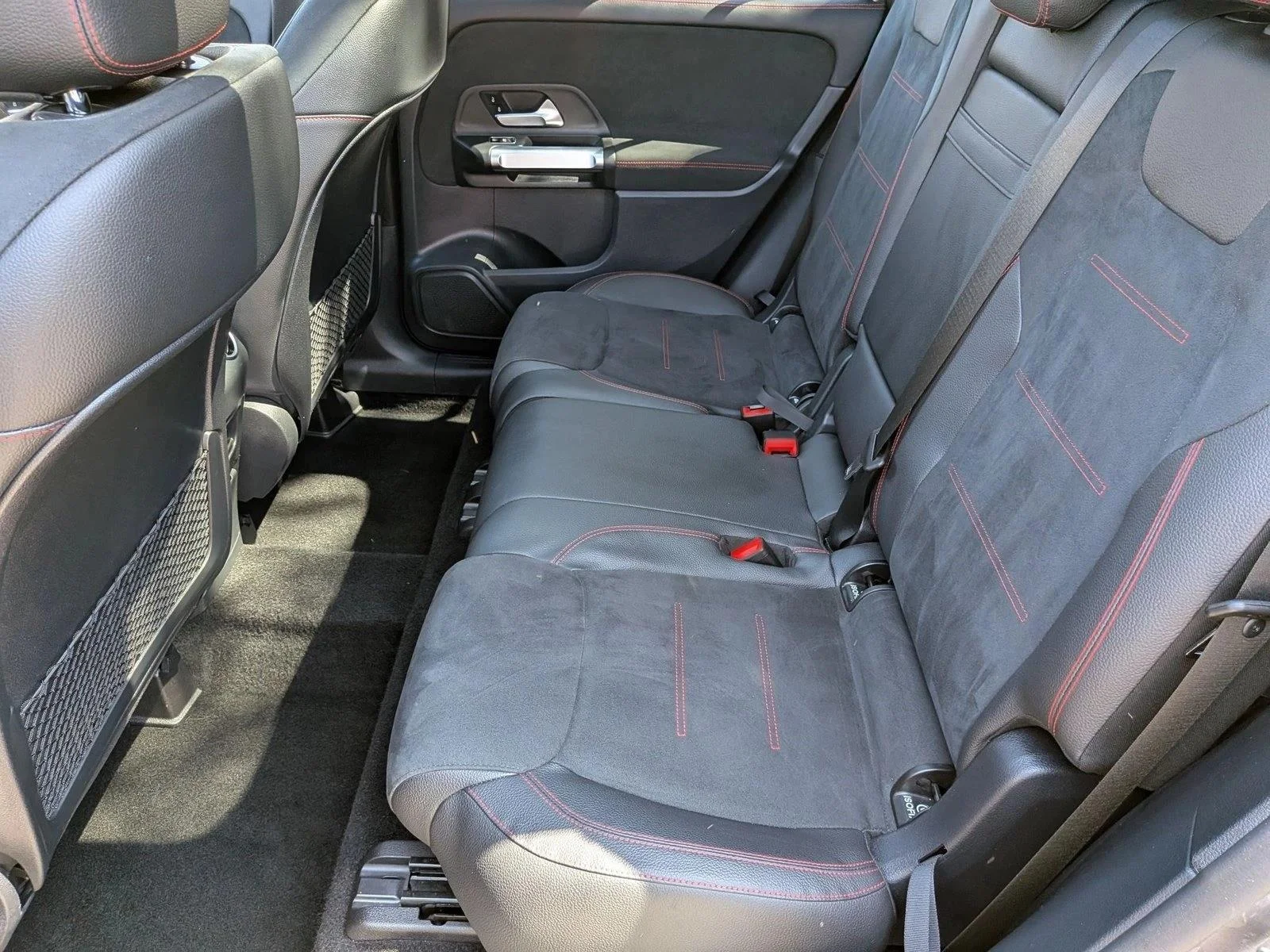 Used 2022 Mountain Grey Metallic Mercedes-Benz GLB 250 image 19