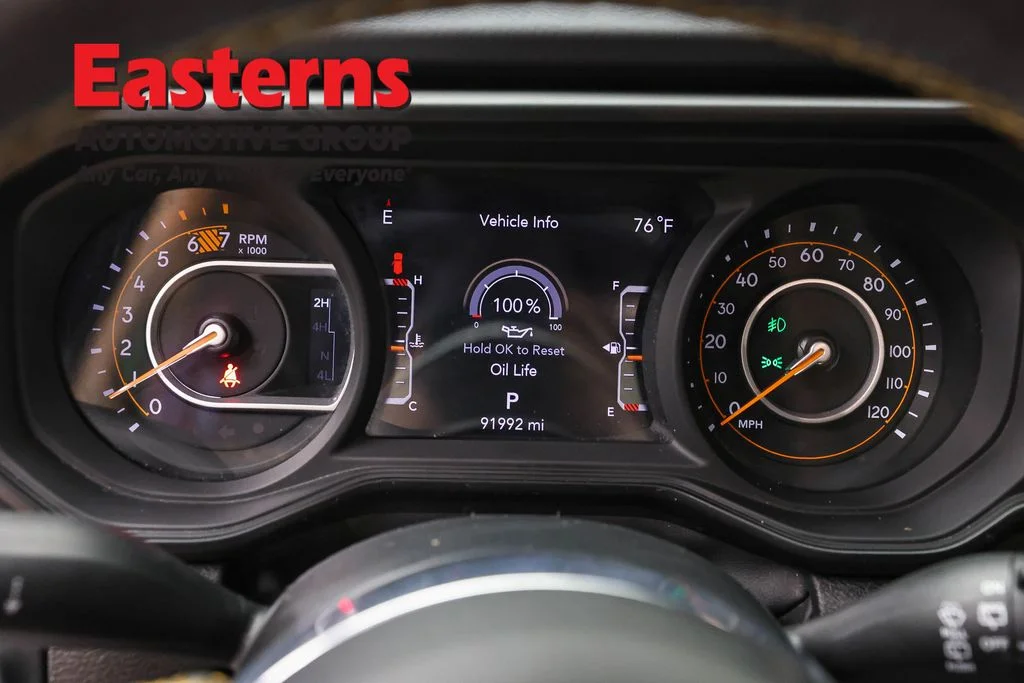 Used 2024 White Jeep Sahara image 18