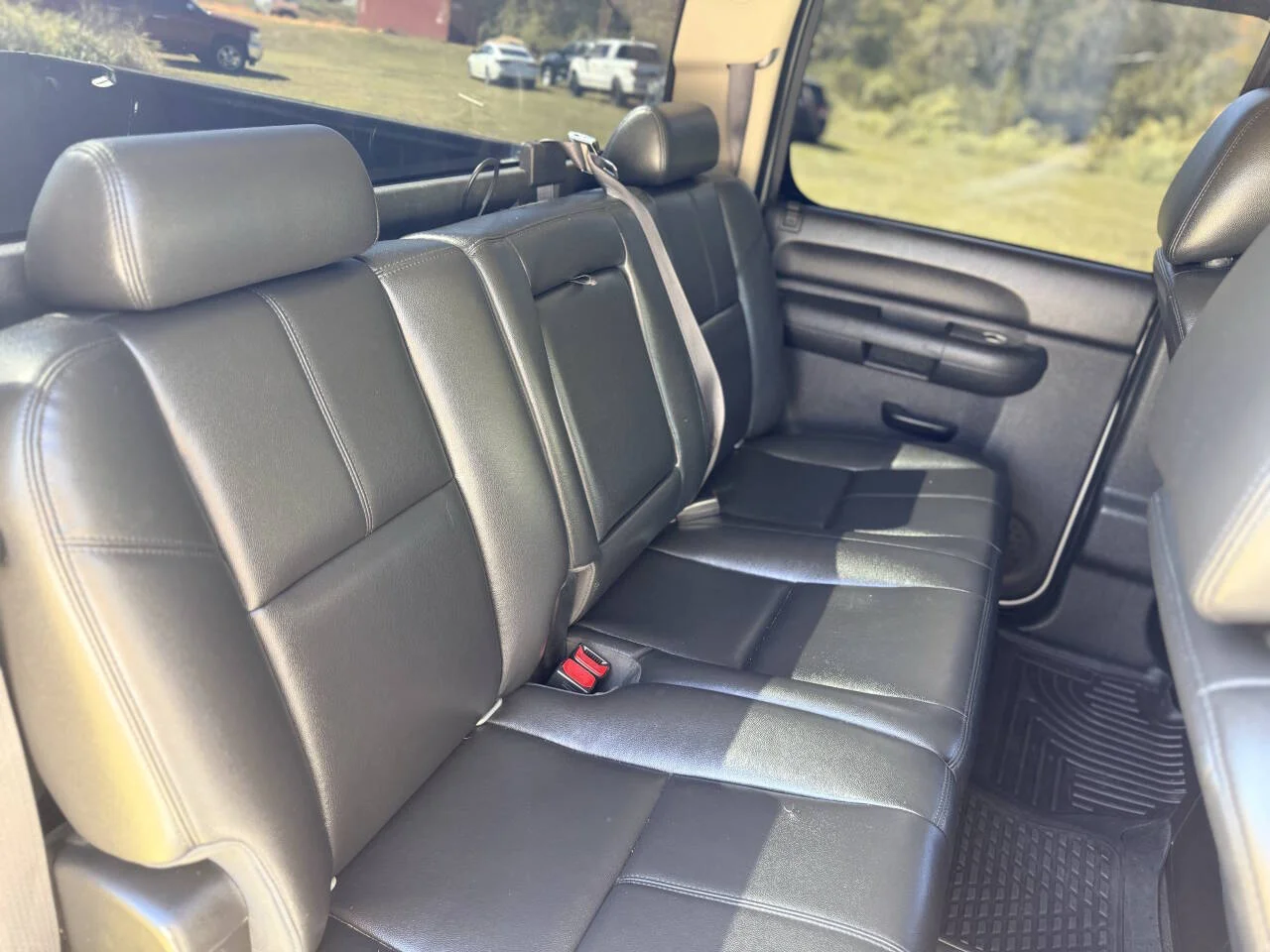 Used 2013 Silver Chevrolet LT 4x4 4dr Crew Cab 5.8 ft. SB image 16