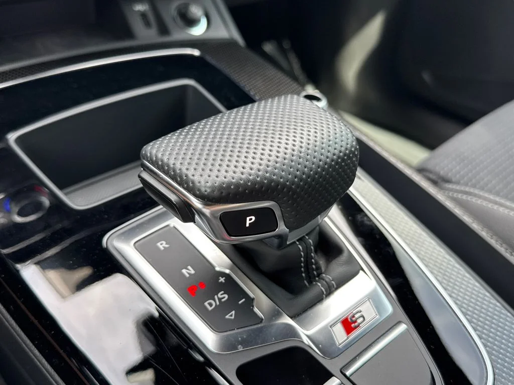 Used 2022  Audi Premium image 31