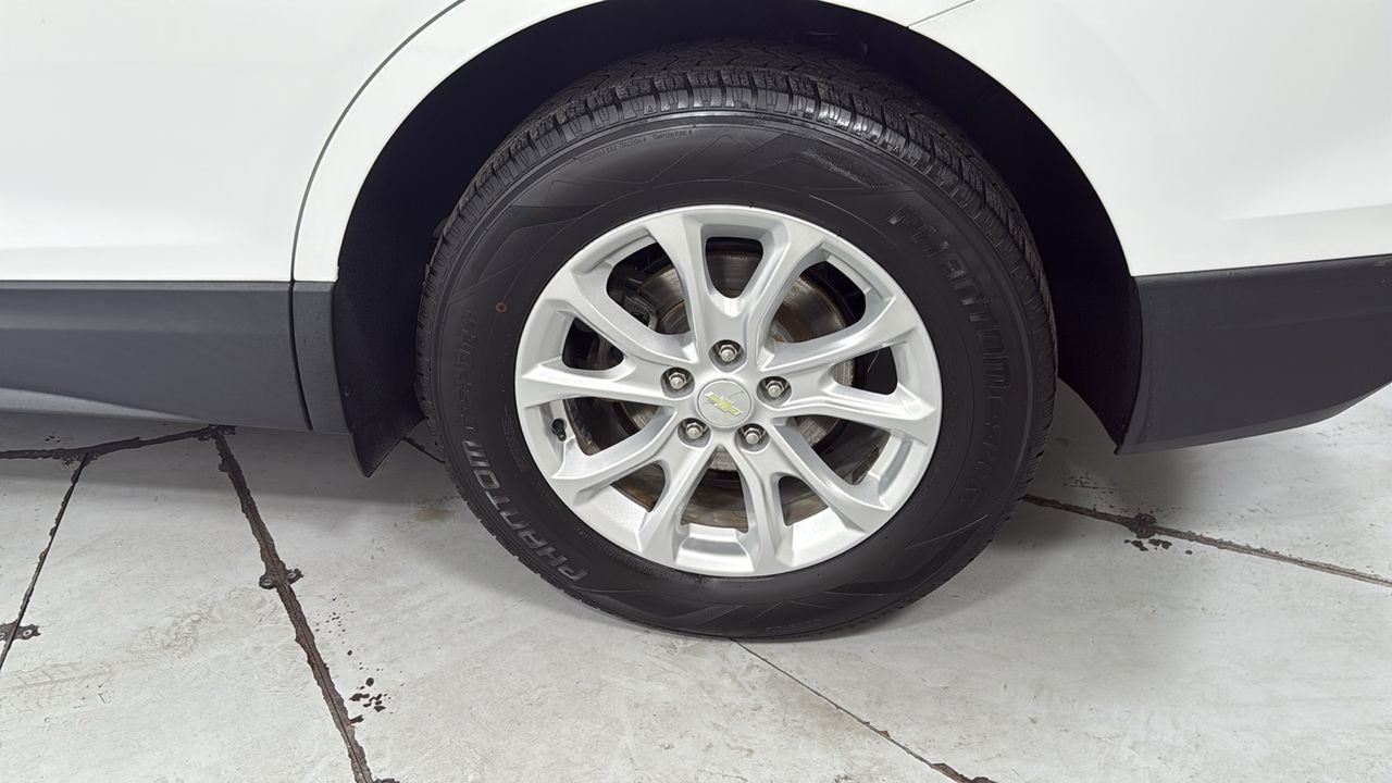 Used 2018 White Chevrolet LT image 23
