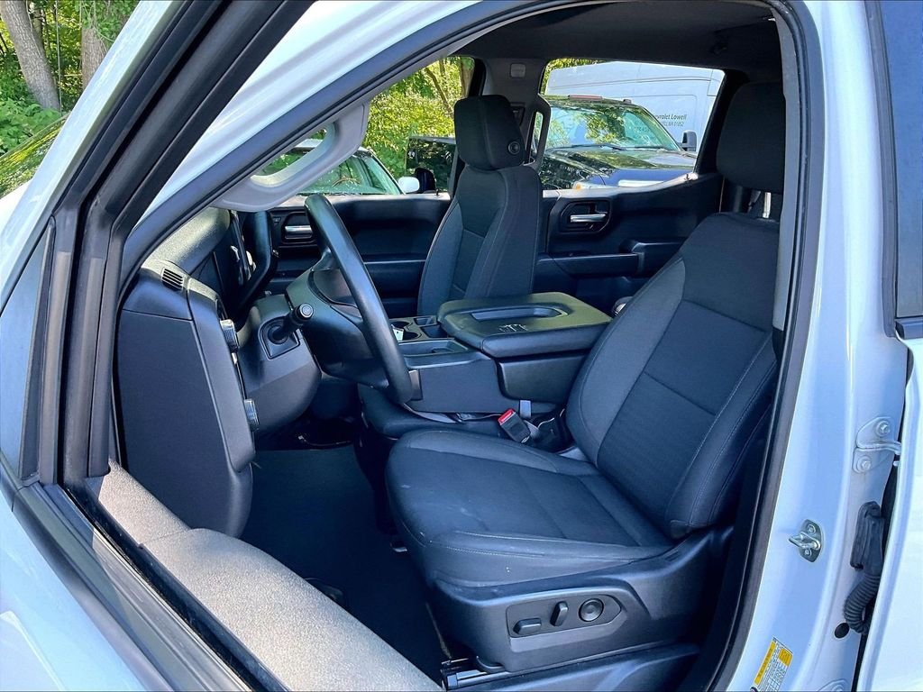 Used 2023 White Chevrolet Custom image 10