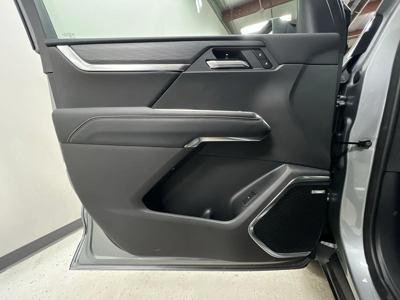 New 2026 Sterling Metallic GMC Elevation image 81