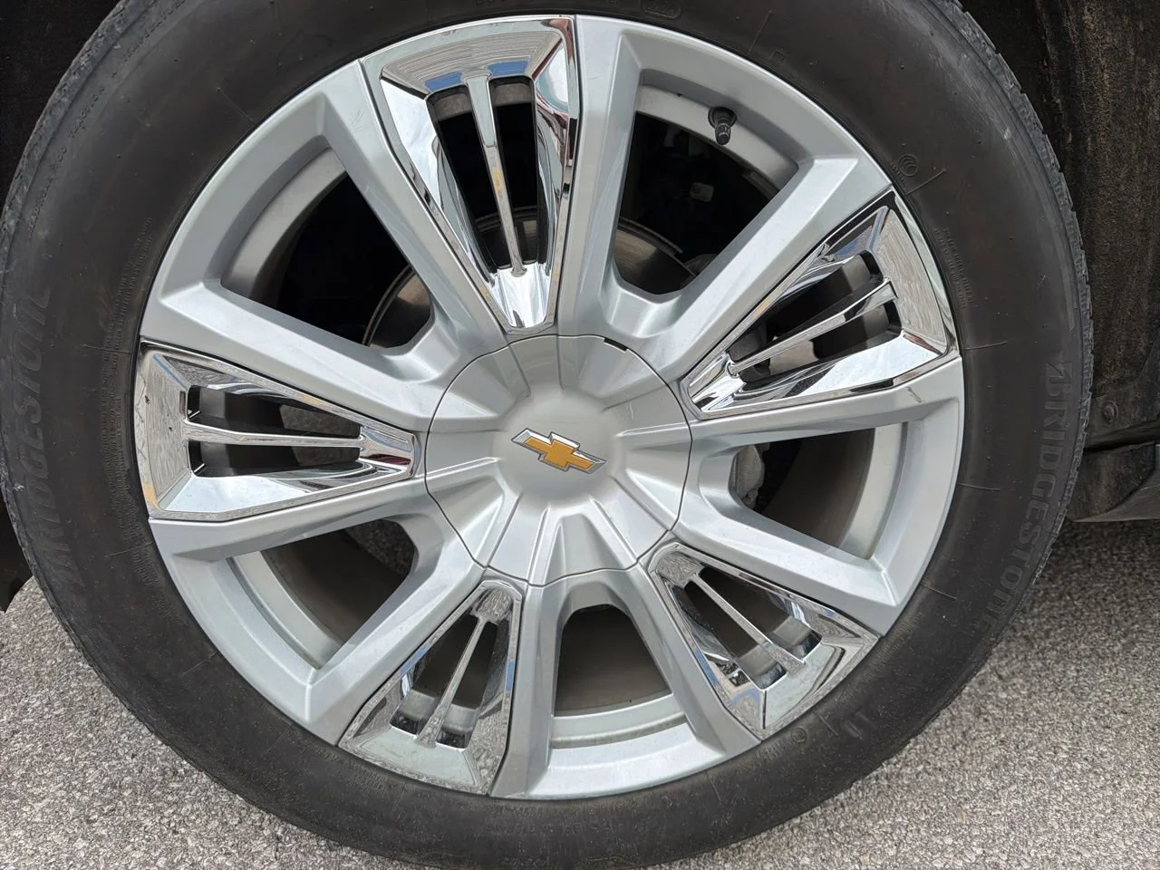 Used 2024 Radiant Red Tintcoat Chevrolet High Country image 9