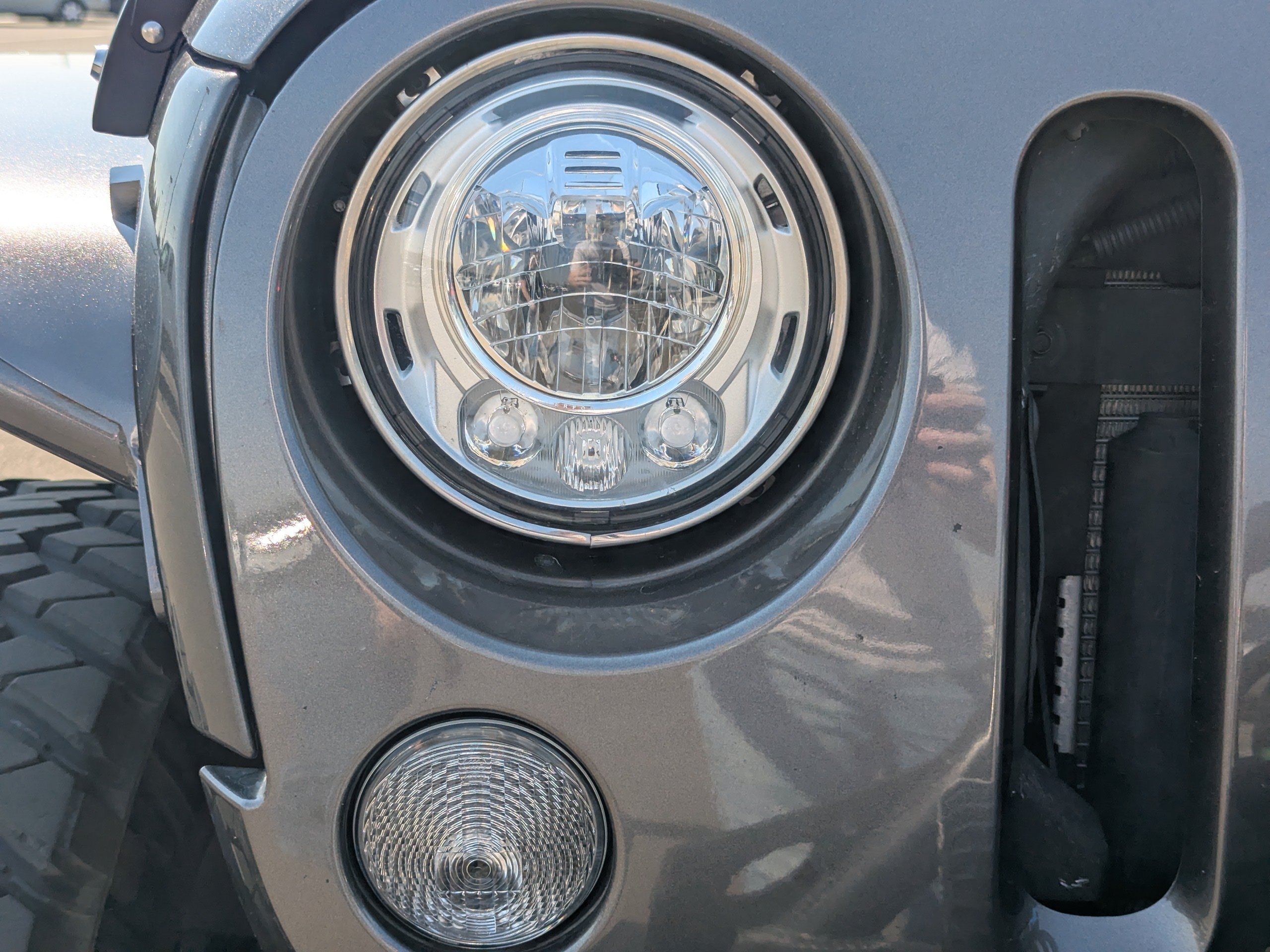 Used 2018  Jeep Rubicon image 34
