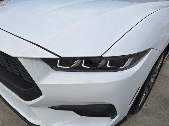 Used 2024 Oxford White Ford EcoBoost Premium image 30