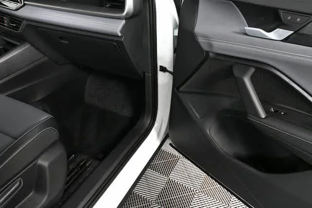 2026 Volkswagen Tiguan SE R-LINE BLACK - Photo 24