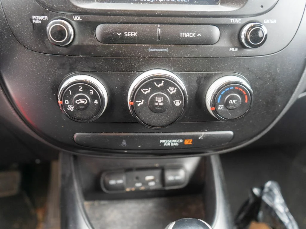 Used 2019 Gray Kia Base image 21