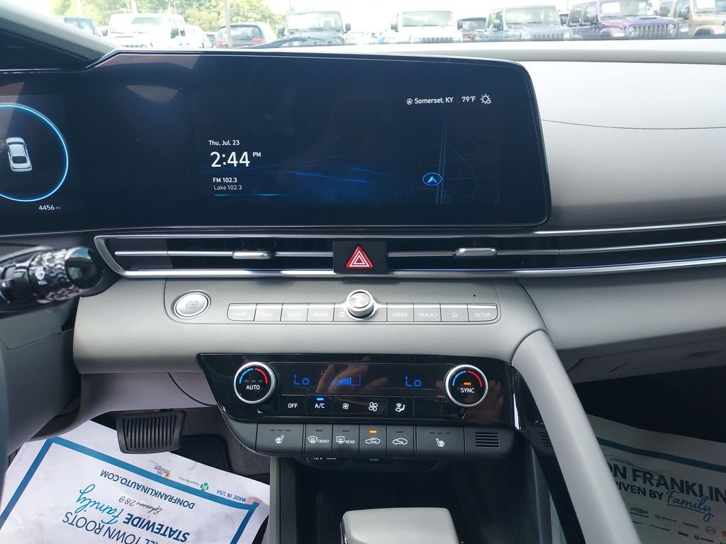 Used 2024 Gray Hyundai SEL image 21