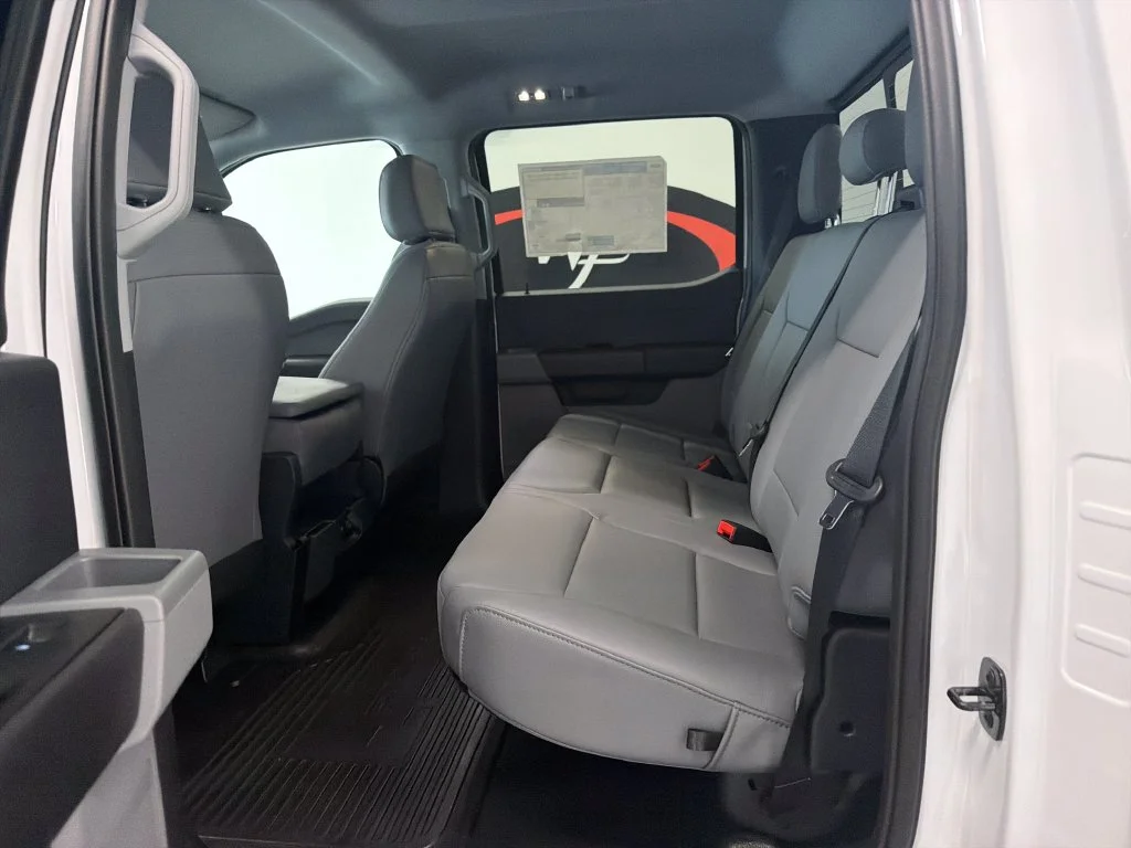 New 2027 Oxford White Ford F-350® XL image 14