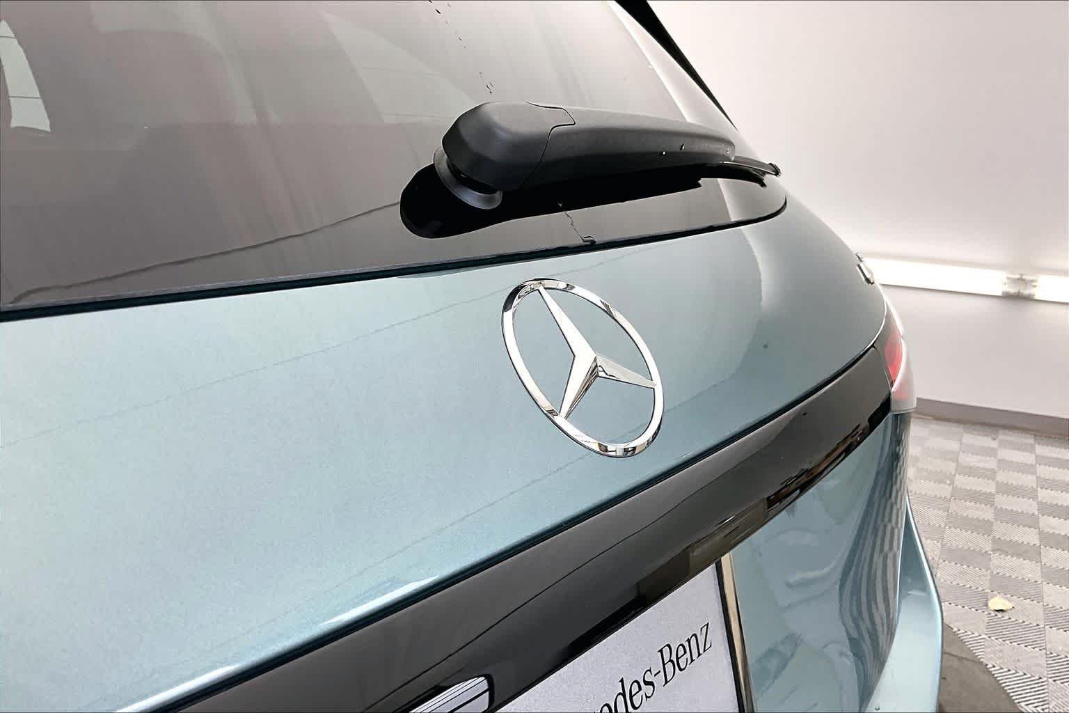 New 2026 Verde Silver Metallic Mercedes-Benz GLC 300 image 22