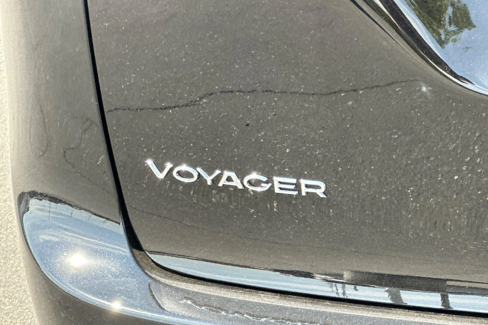 2025 Chrysler Voyager LX - Photo 27