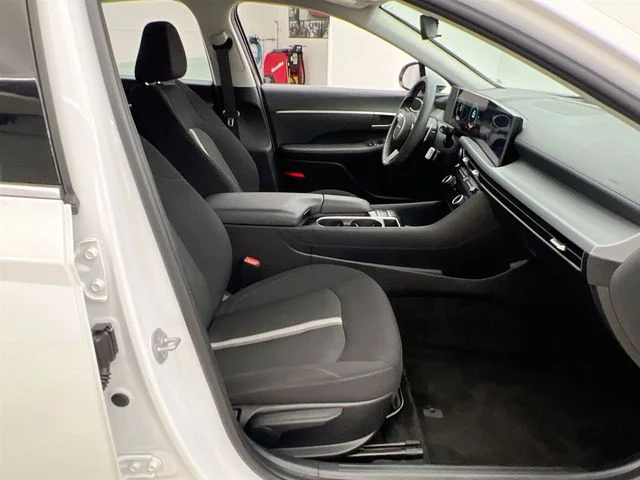 2025 Hyundai Sonata SEL - Photo 15