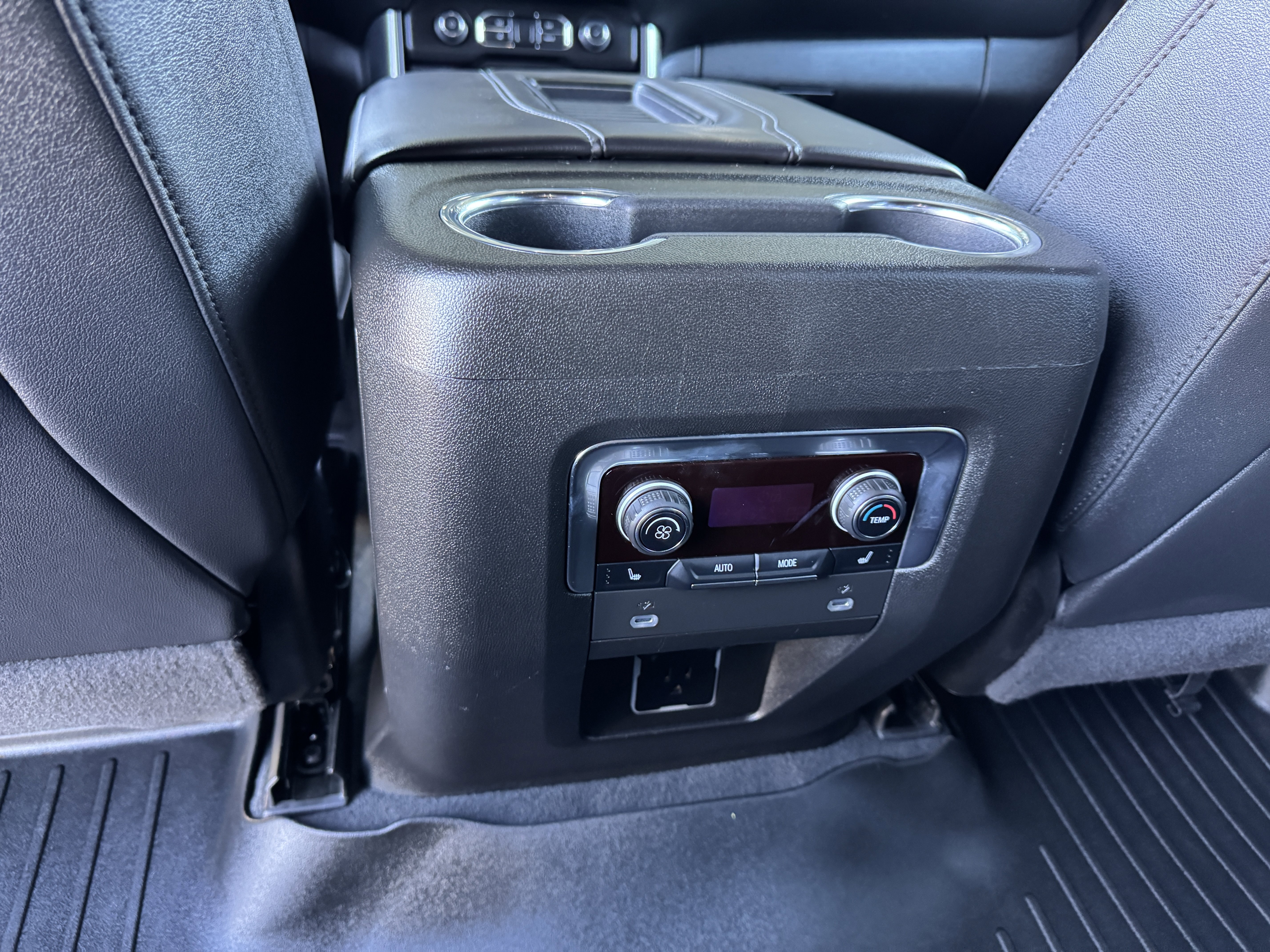 2022 Chevrolet Tahoe Z71 - Photo 16