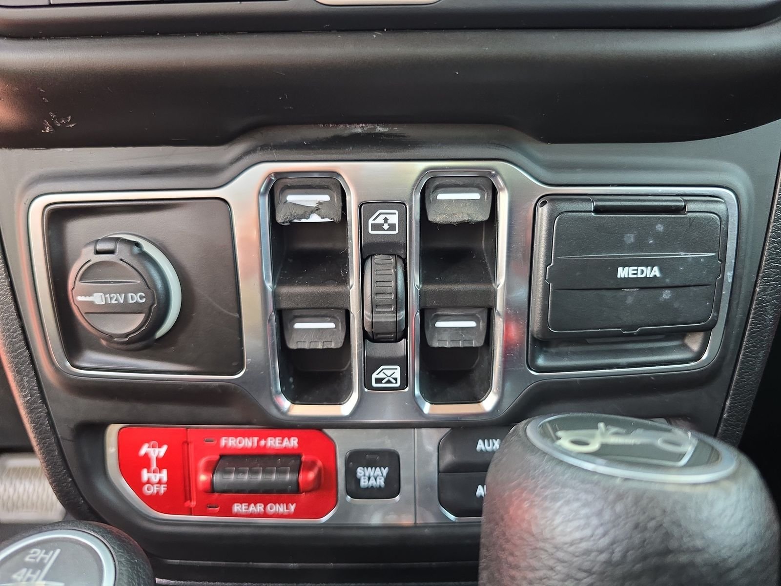 Used 2018 Red Jeep Unlimited Rubicon image 16