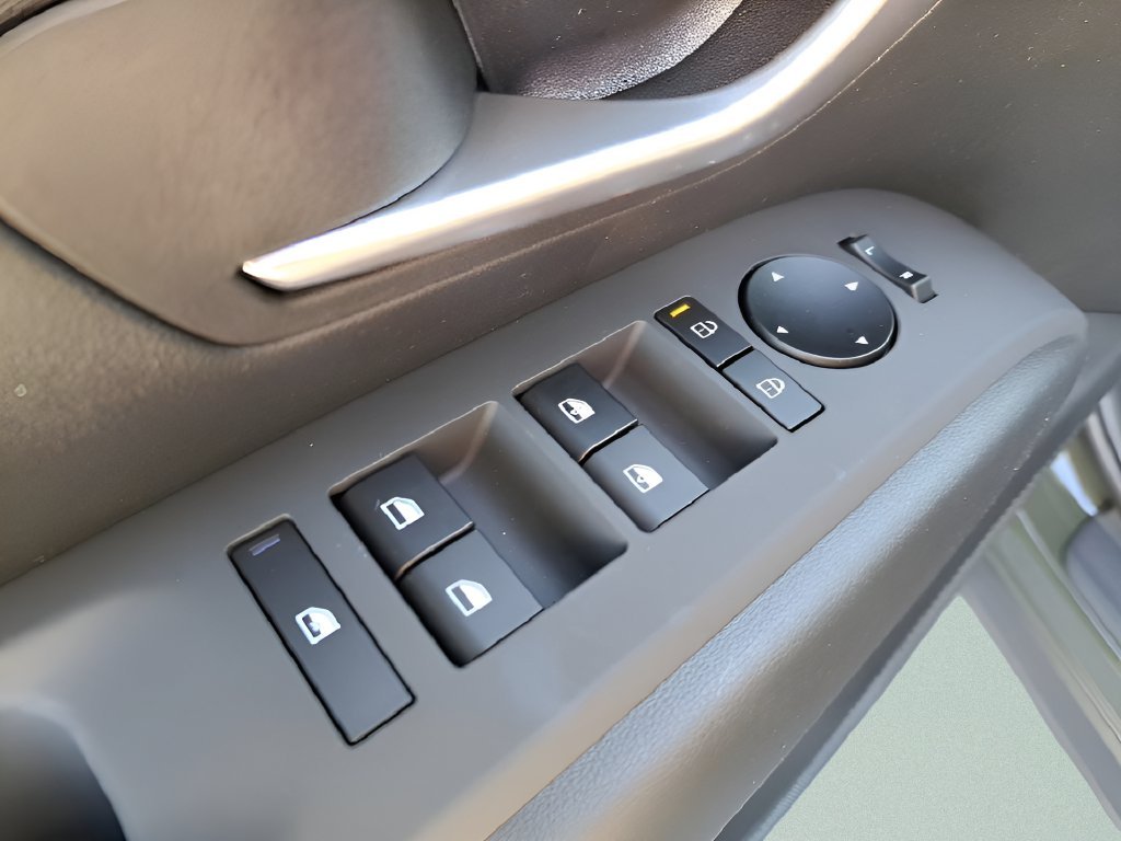 Used 2026 Green Hyundai SEL image 19