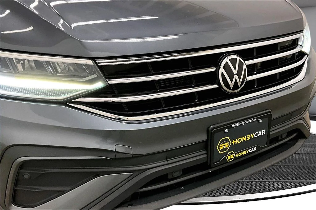 Used 2022 Gray Volkswagen 2.0T SE image 32