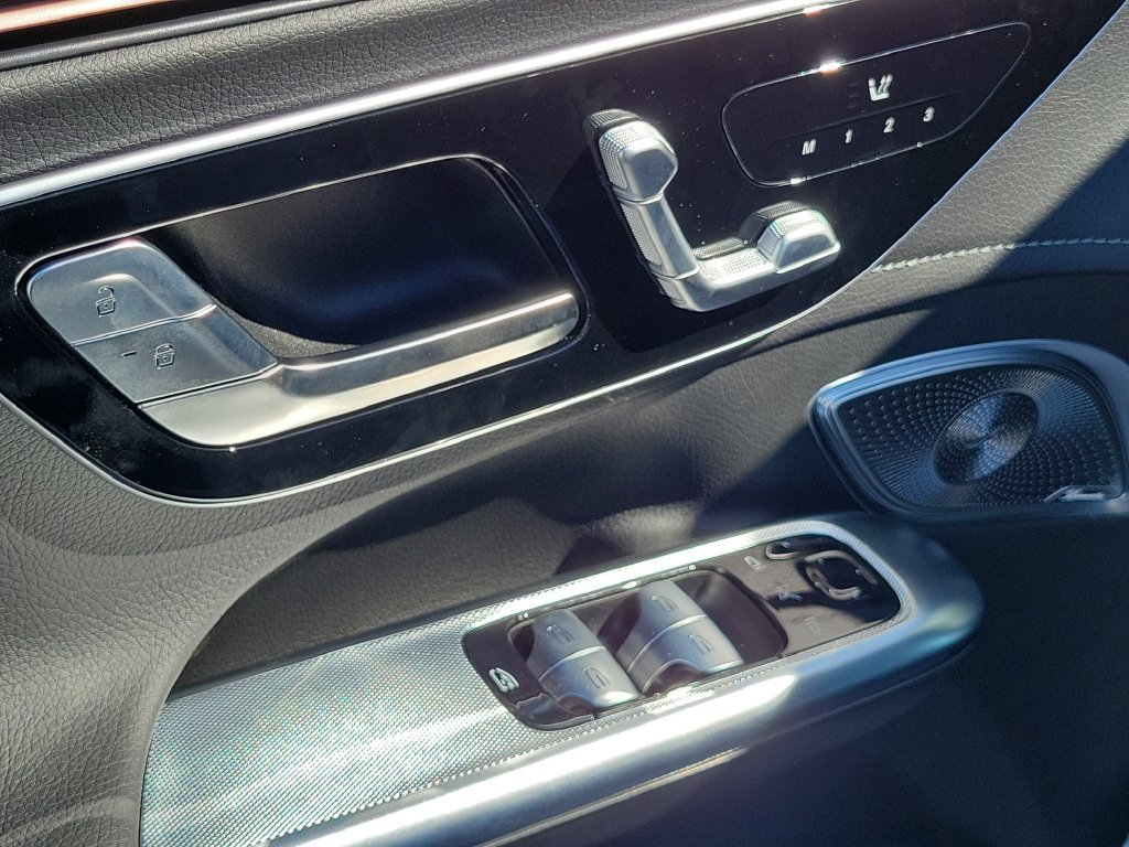 New 2027 MANUFAKTUR Alpine Grey Mercedes-Benz EQE 320 image 16