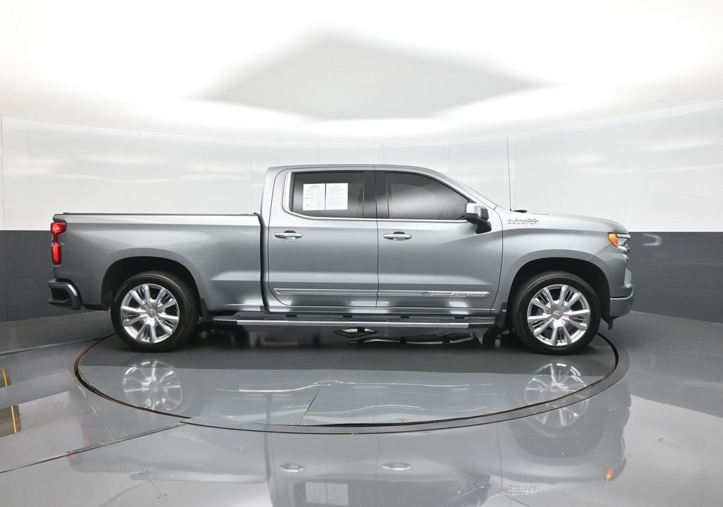 Used 2025 Gray Chevrolet High Country image 8
