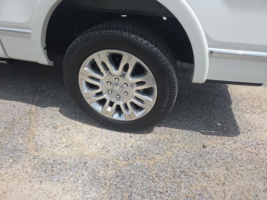 Used 2013 White Ford Platinum image 16