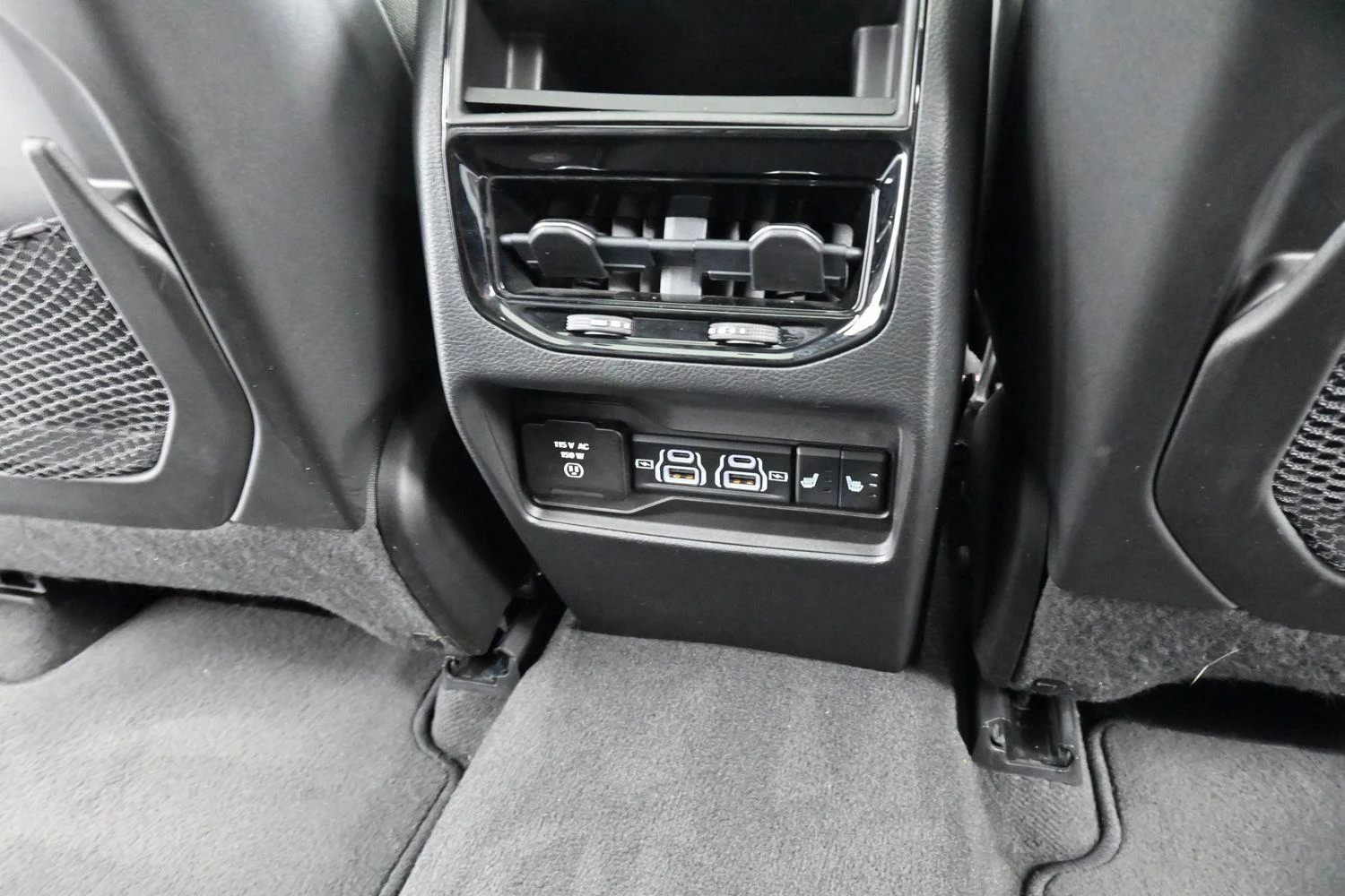 Used 2022 Red Jeep Limited image 32