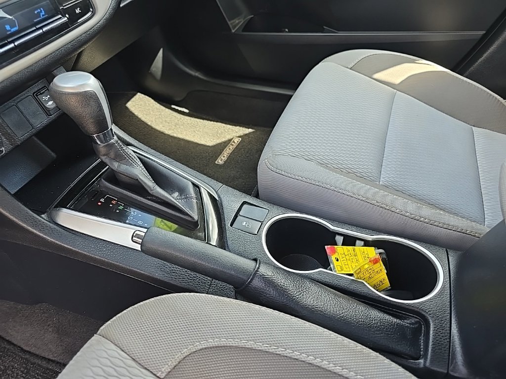 Used 2017 Gray Toyota LE image 21