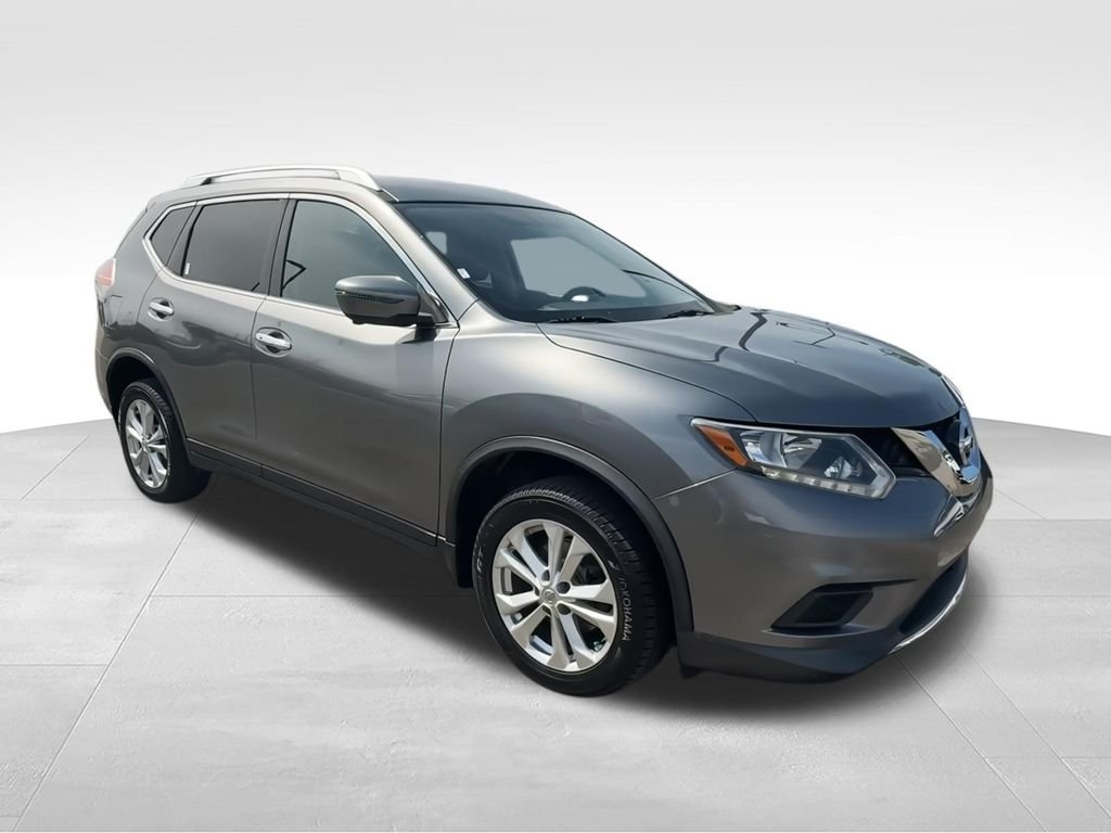 Used 2016 Gray Nissan SV image 2